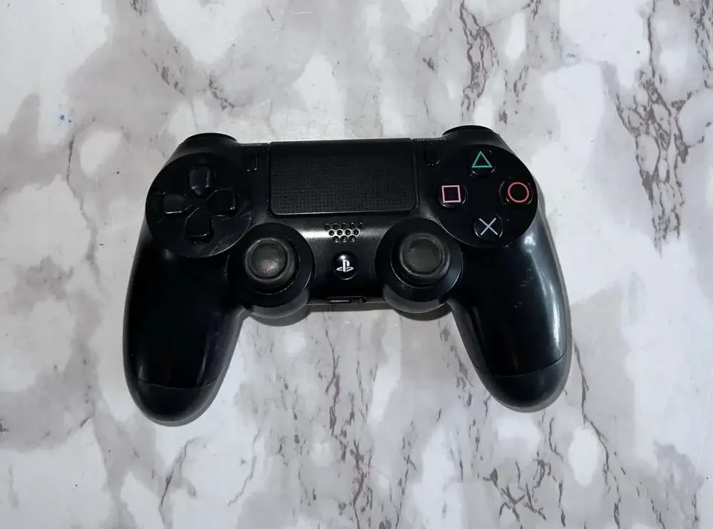 Sony DualShock 4 Wireless Controller for PlayStation 4, Jet Black